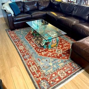 6’ x 9’ hand knotted rug. Like new!